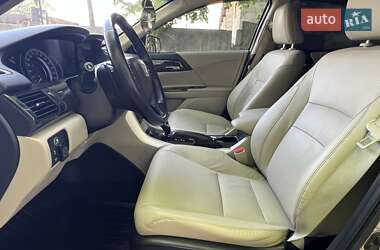 Седан Honda Accord 2013 в 