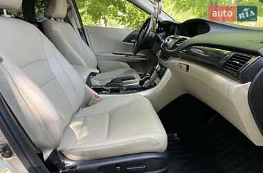 Седан Honda Accord 2013 в 
