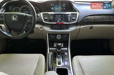Седан Honda Accord 2013 в 