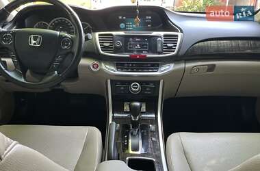 Седан Honda Accord 2013 в 