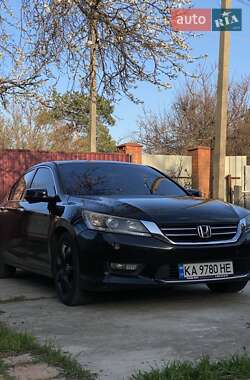 Седан Honda Accord 2014 в Киеве