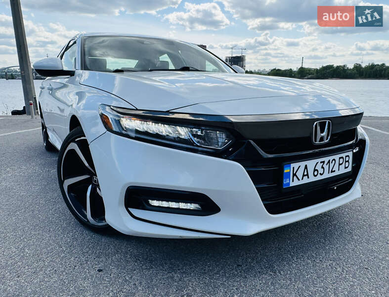 Седан Honda Accord 2018 в 