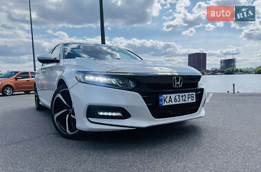 Седан Honda Accord 2018 в 