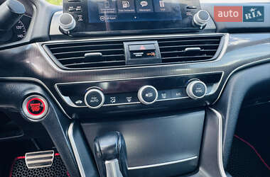 Седан Honda Accord 2018 в 