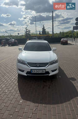 Седан Honda Accord 2013 в 