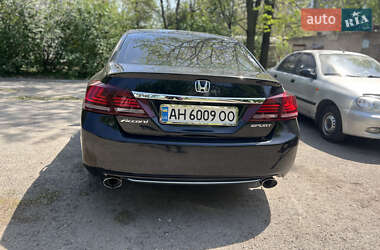 Седан Honda Accord 2015 в 