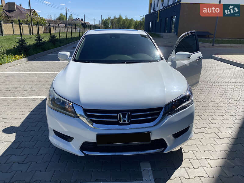 Седан Honda Accord 2015 в 