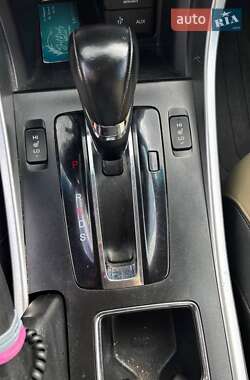 Купе Honda Accord 2013 в 