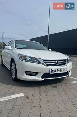 Седан Honda Accord 2013 в Вышгороде