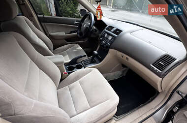 Седан Honda Accord 2005 в 