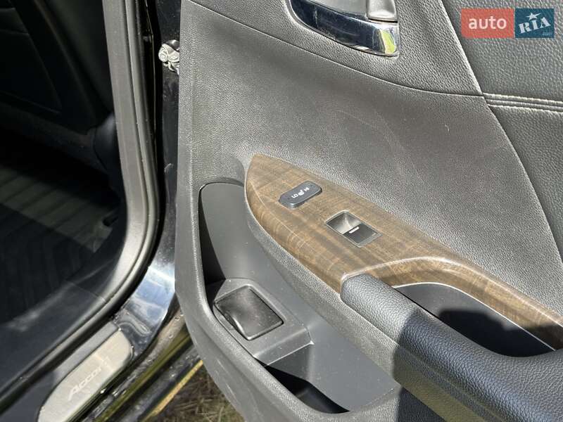 Седан Honda Accord 2013 в Житомире