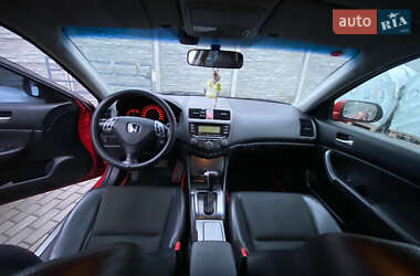 Седан Honda Accord 2004 в 