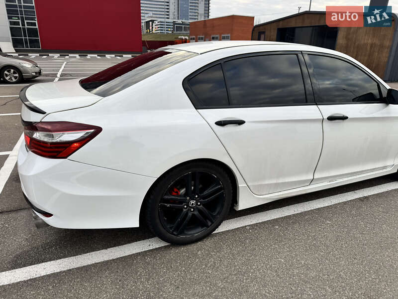Седан Honda Accord 2016 в Дніпрі
