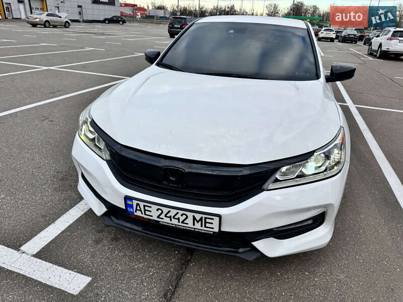 Седан Honda Accord 2016 в Дніпрі