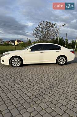 Седан Honda Accord 2013 в Ужгороді