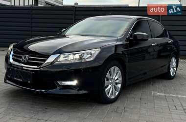 Седан Honda Accord 2013 в 