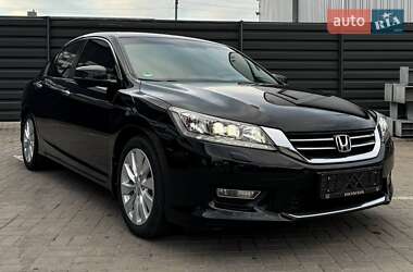 Седан Honda Accord 2013 в 