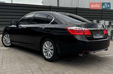 Седан Honda Accord 2013 в 