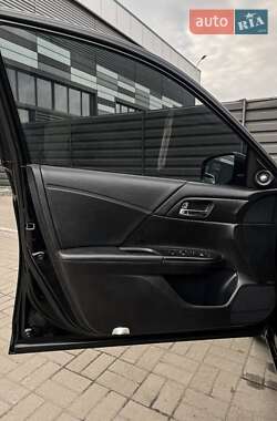 Седан Honda Accord 2013 в 