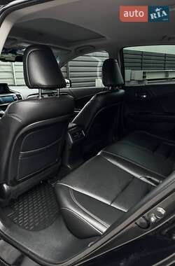 Седан Honda Accord 2013 в 