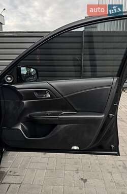 Седан Honda Accord 2013 в 