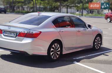 Седан Honda Accord 2013 в 