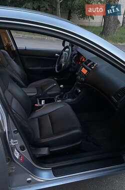 Седан Honda Accord 2004 в 