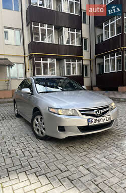 Седан Honda Accord 2005 в Ромнах