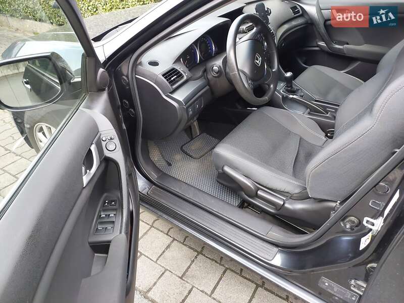 Седан Honda Accord 2012 в Киеве