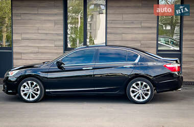 Седан Honda Accord 2015 в 
