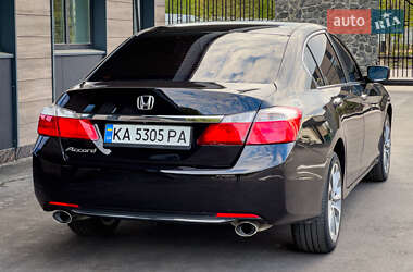 Седан Honda Accord 2015 в 