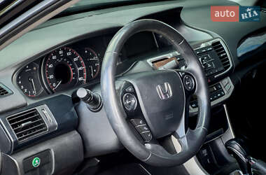 Седан Honda Accord 2015 в 