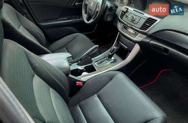 Седан Honda Accord 2015 в 