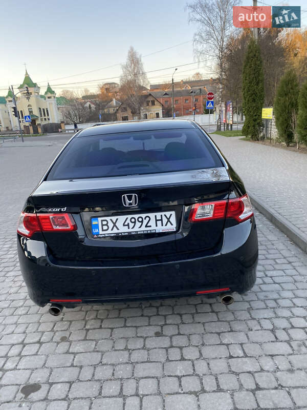 Седан Honda Accord 2008 в Остроге
