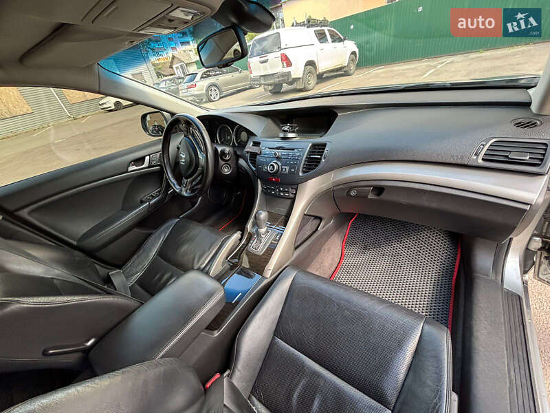 Седан Honda Accord 2010 в Сумах
