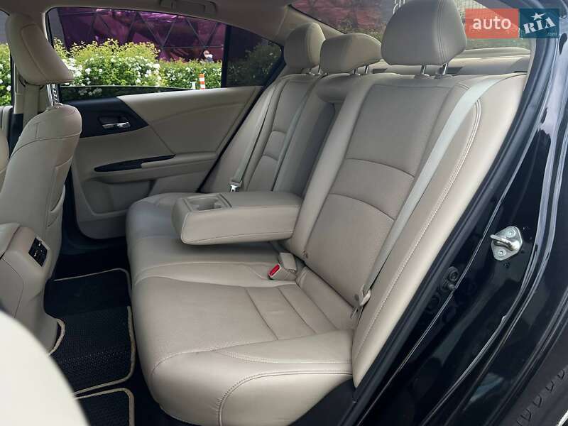Седан Honda Accord 2017 в Киеве