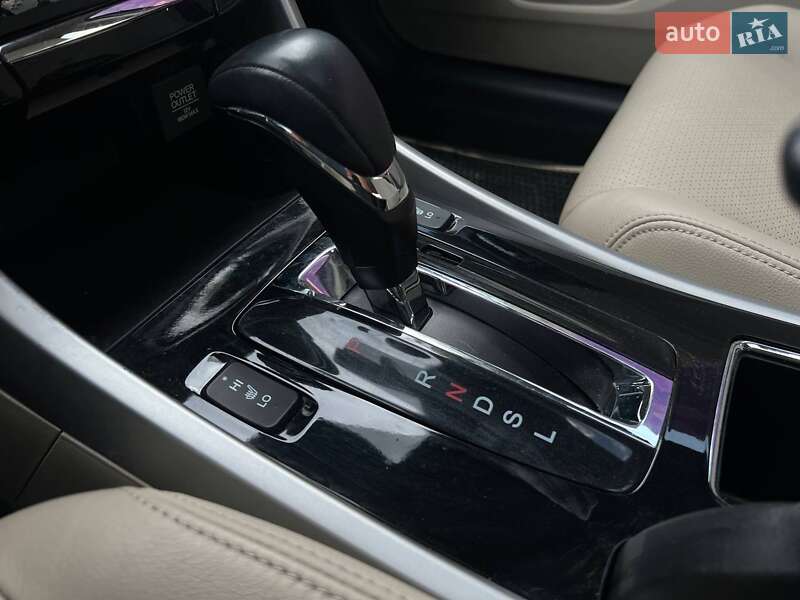 Седан Honda Accord 2017 в Киеве