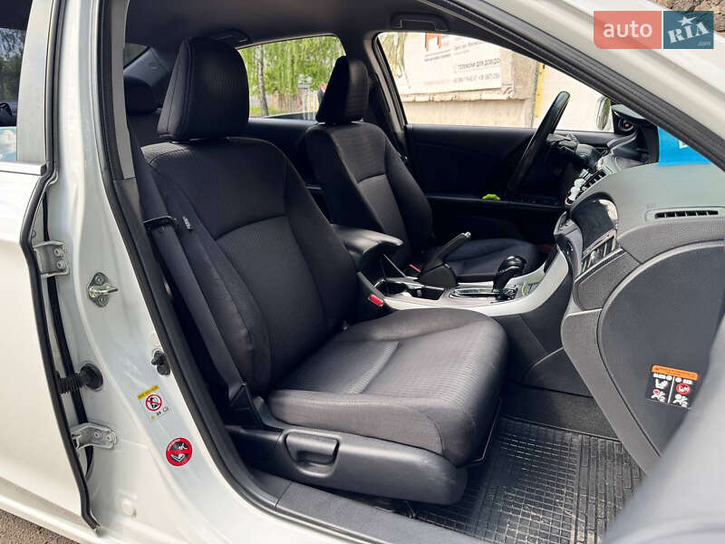 Седан Honda Accord 2013 в Киеве