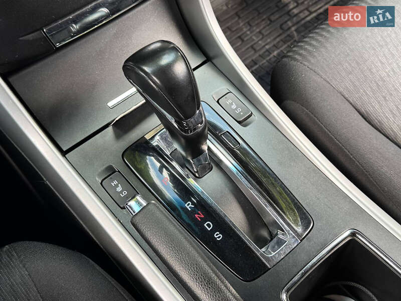 Седан Honda Accord 2013 в Киеве