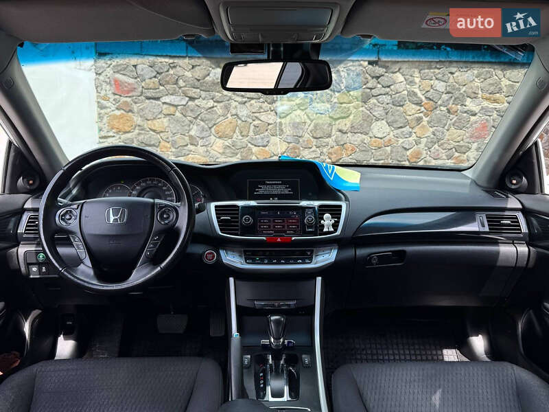 Седан Honda Accord 2013 в Киеве