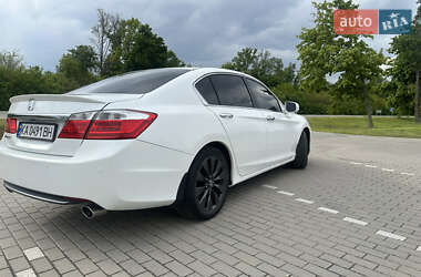 Седан Honda Accord 2013 в 