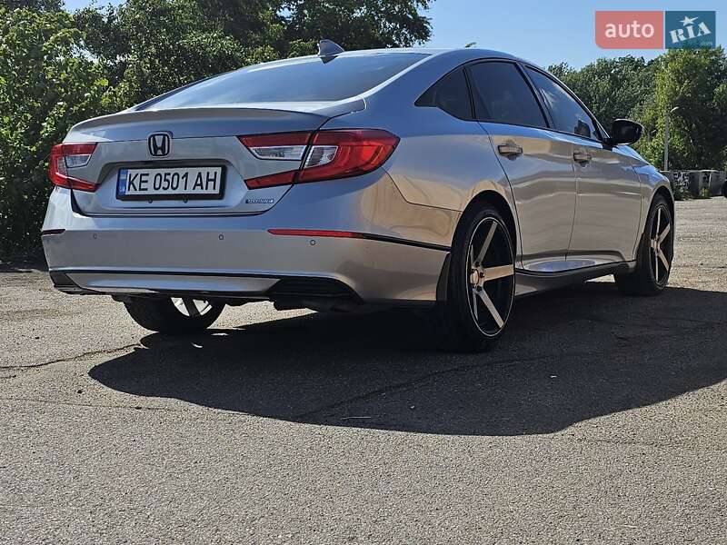 Седан Honda Accord 2018 в Днепре