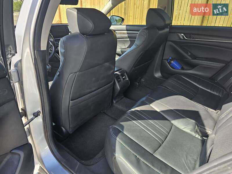 Седан Honda Accord 2018 в Днепре