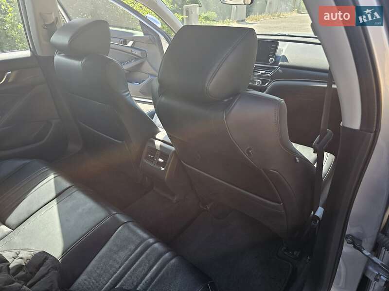 Седан Honda Accord 2018 в Днепре