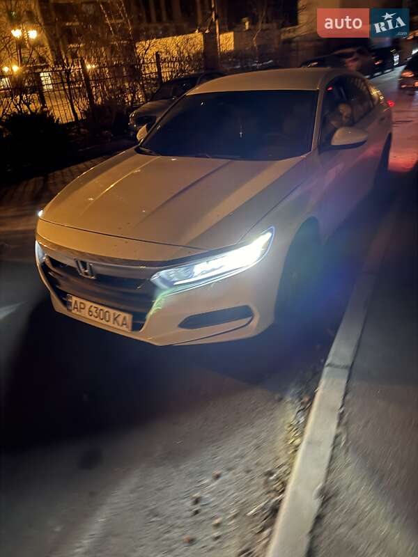 Седан Honda Accord 2018 в 