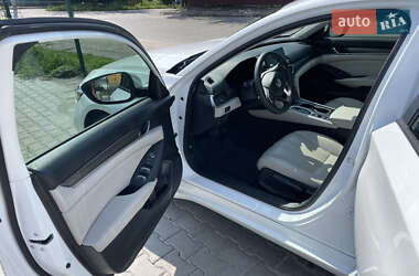 Седан Honda Accord 2018 в 