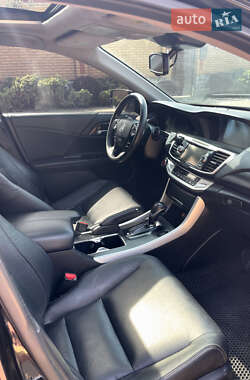 Седан Honda Accord 2013 в 