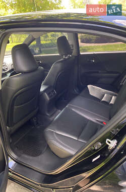 Седан Honda Accord 2013 в 