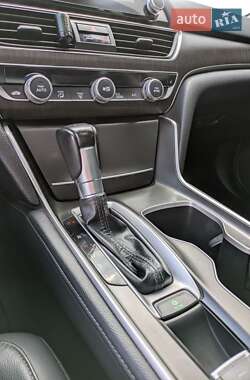 Седан Honda Accord 2018 в 