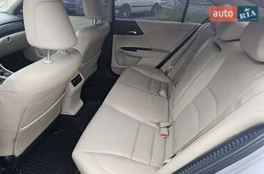 Седан Honda Accord 2015 в 